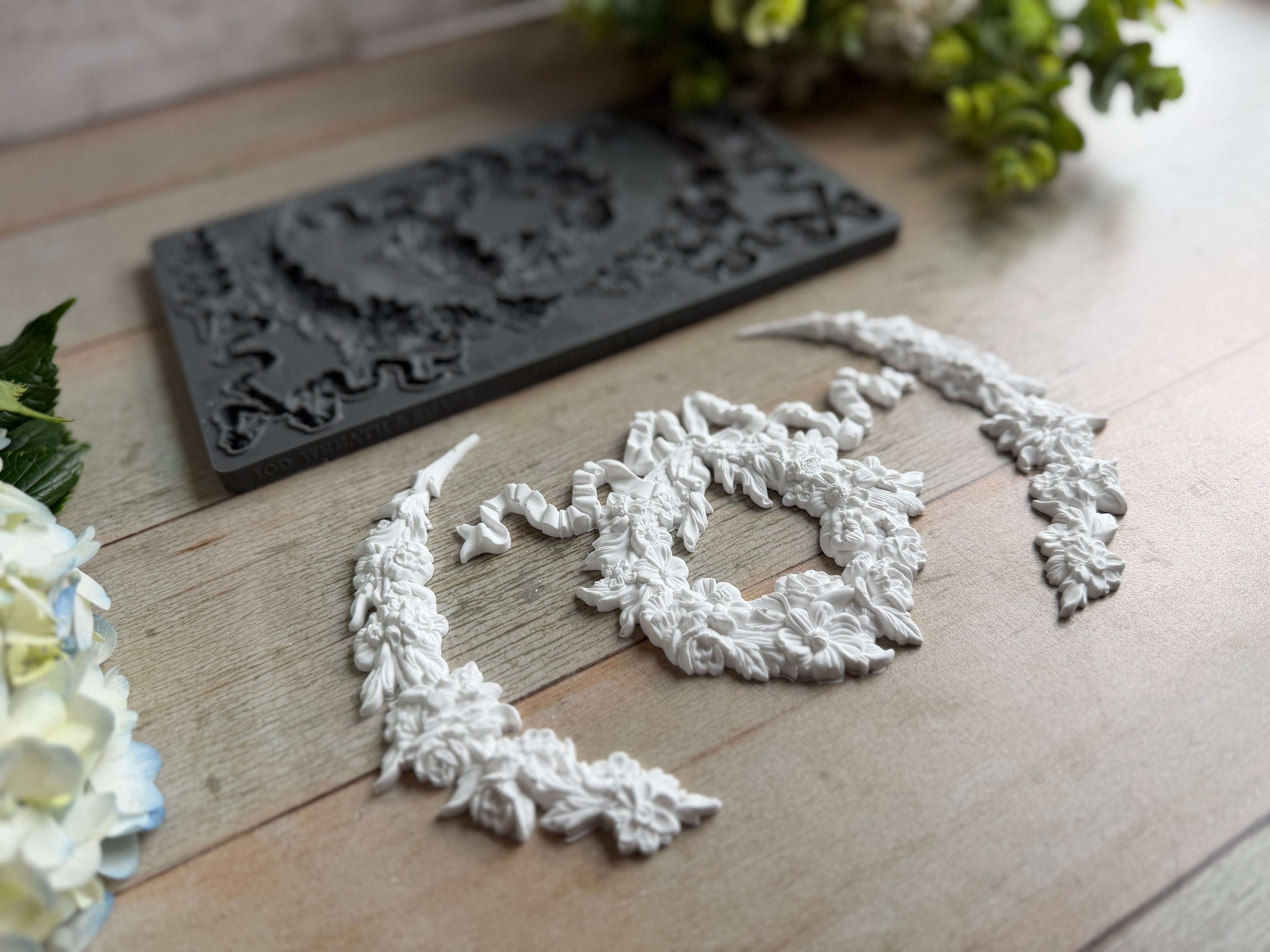 Wreath and Swags | Mould | IOD Iron Orchid Designs