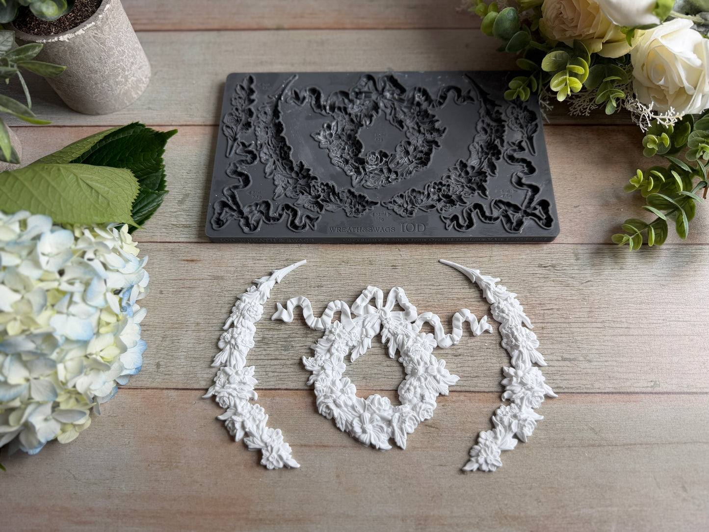 Wreath and Swags | Mould | IOD Iron Orchid Designs