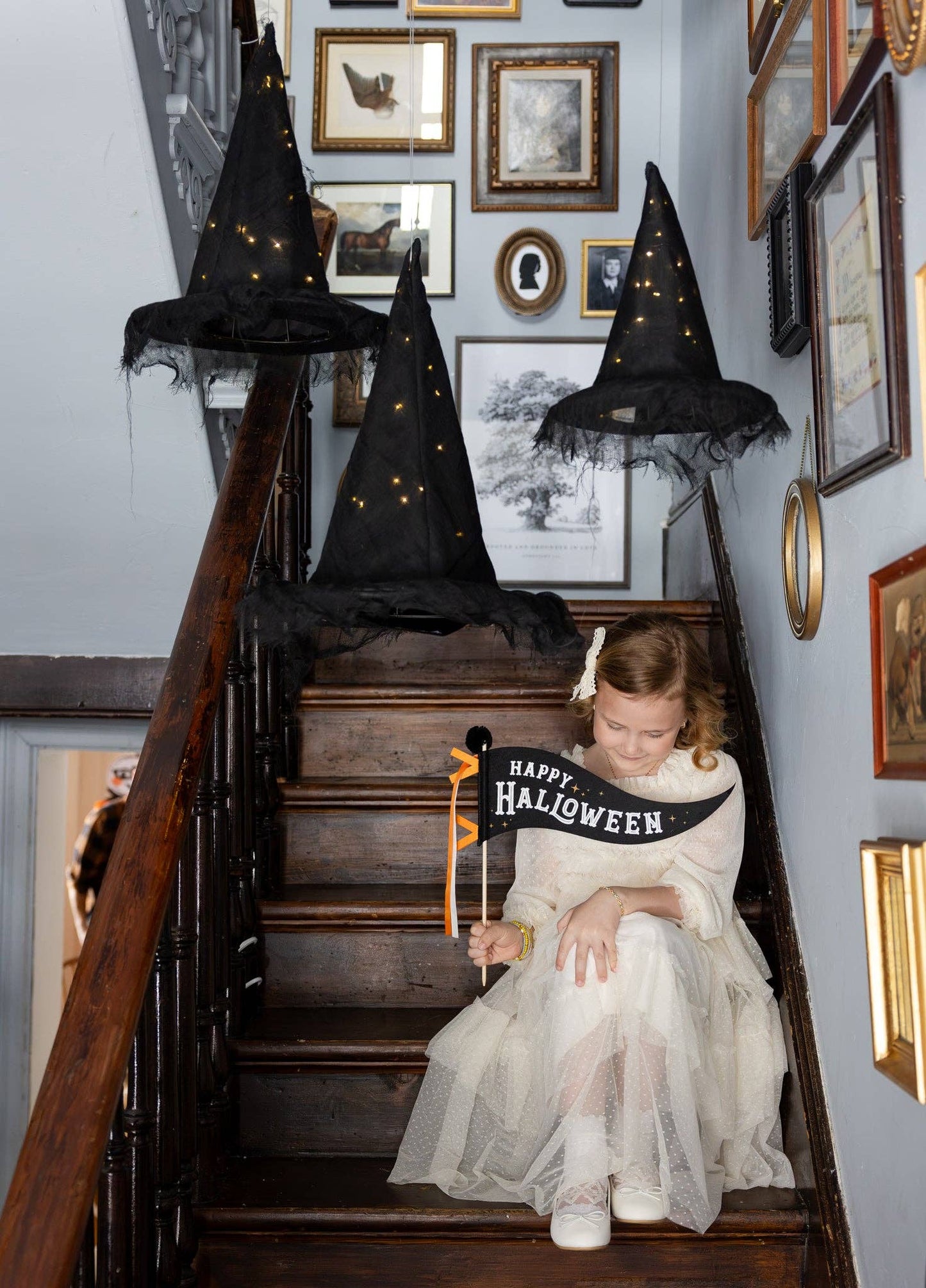 HAL1218 - Light up Witch Hat set