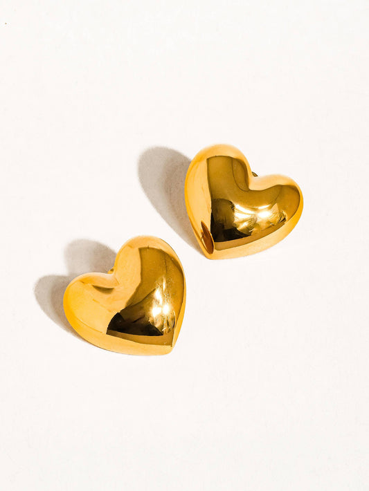 Chantilly 18K Gold Non-Tarnish Classic Heart Stud