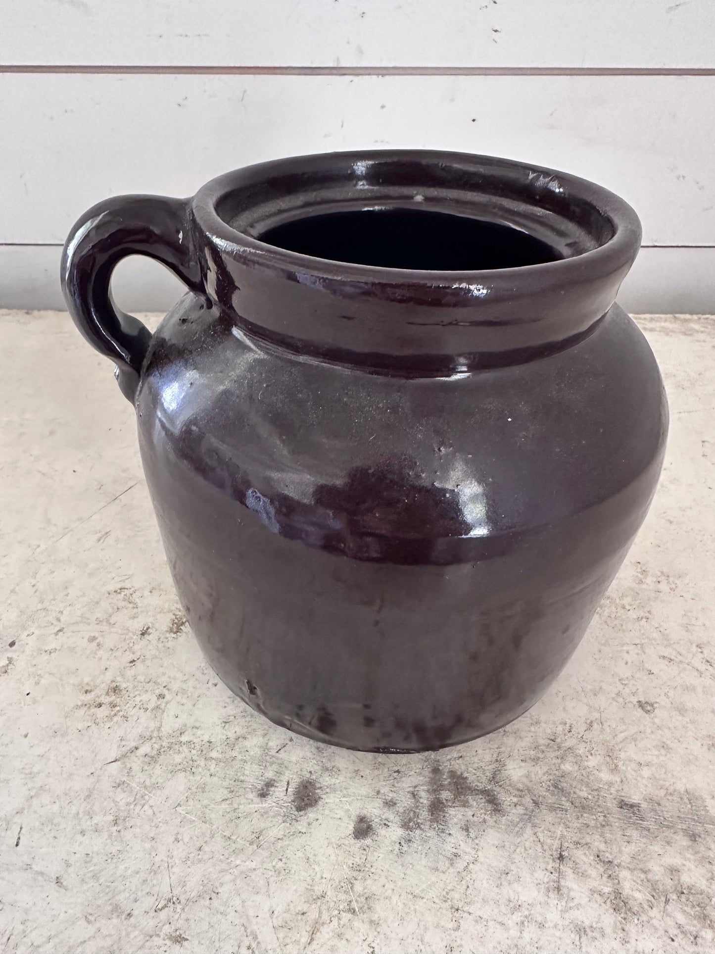 Brown bean pot crock with handle