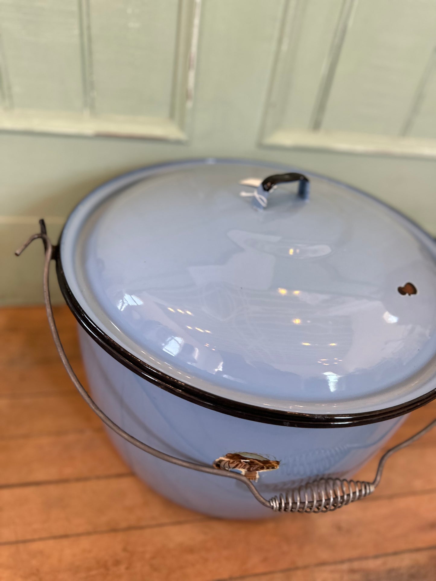 Vintage Oversized Enamel Pot with Lid – Jami Ray Vintage