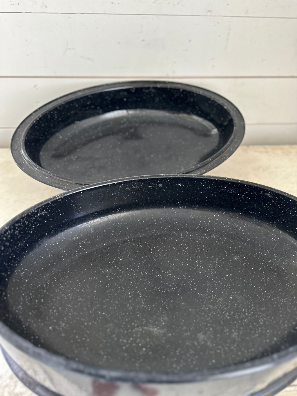 Black Speckeled Enamel Roaster