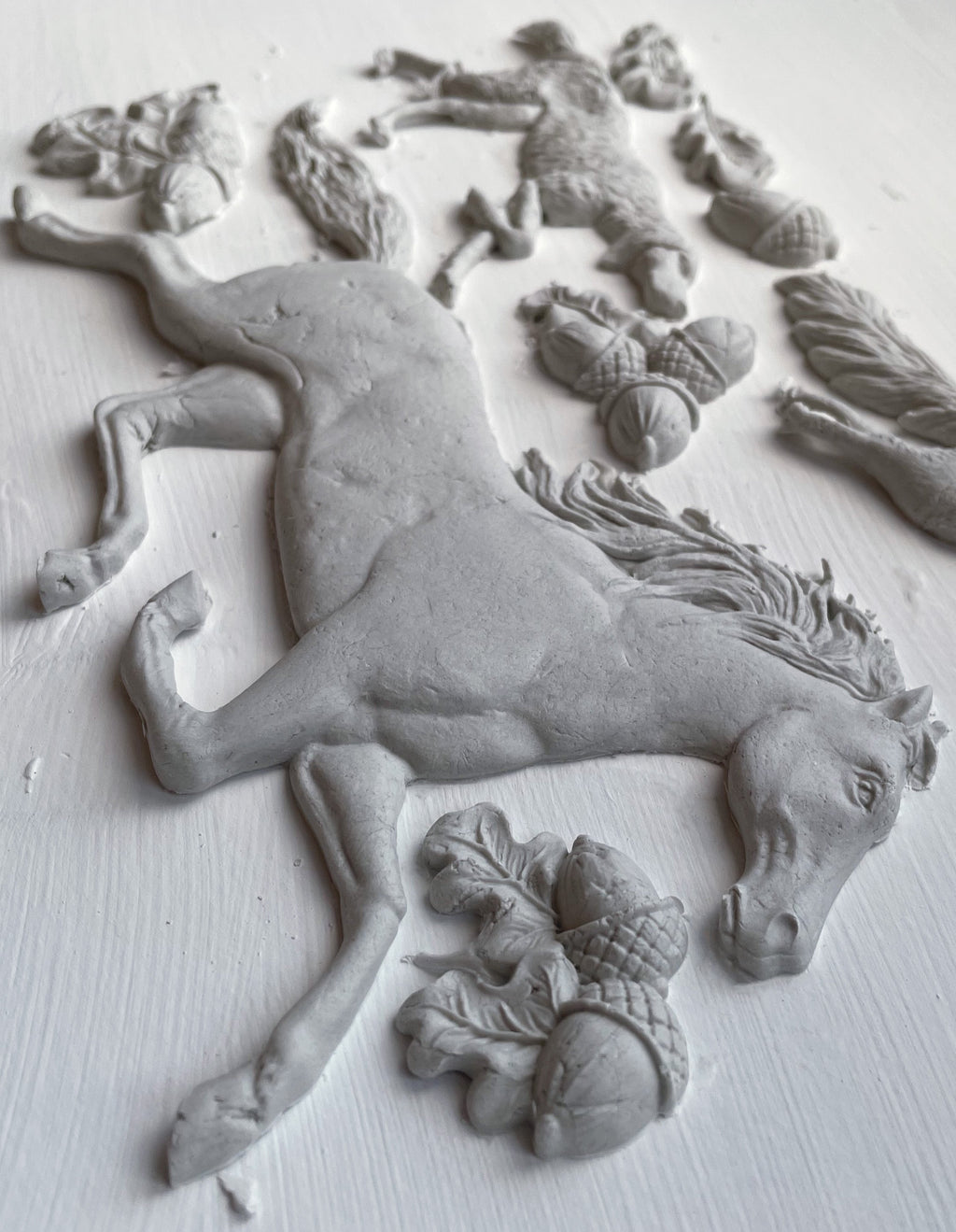 Horse & Hound Discontinued | Decor Mould | IOD