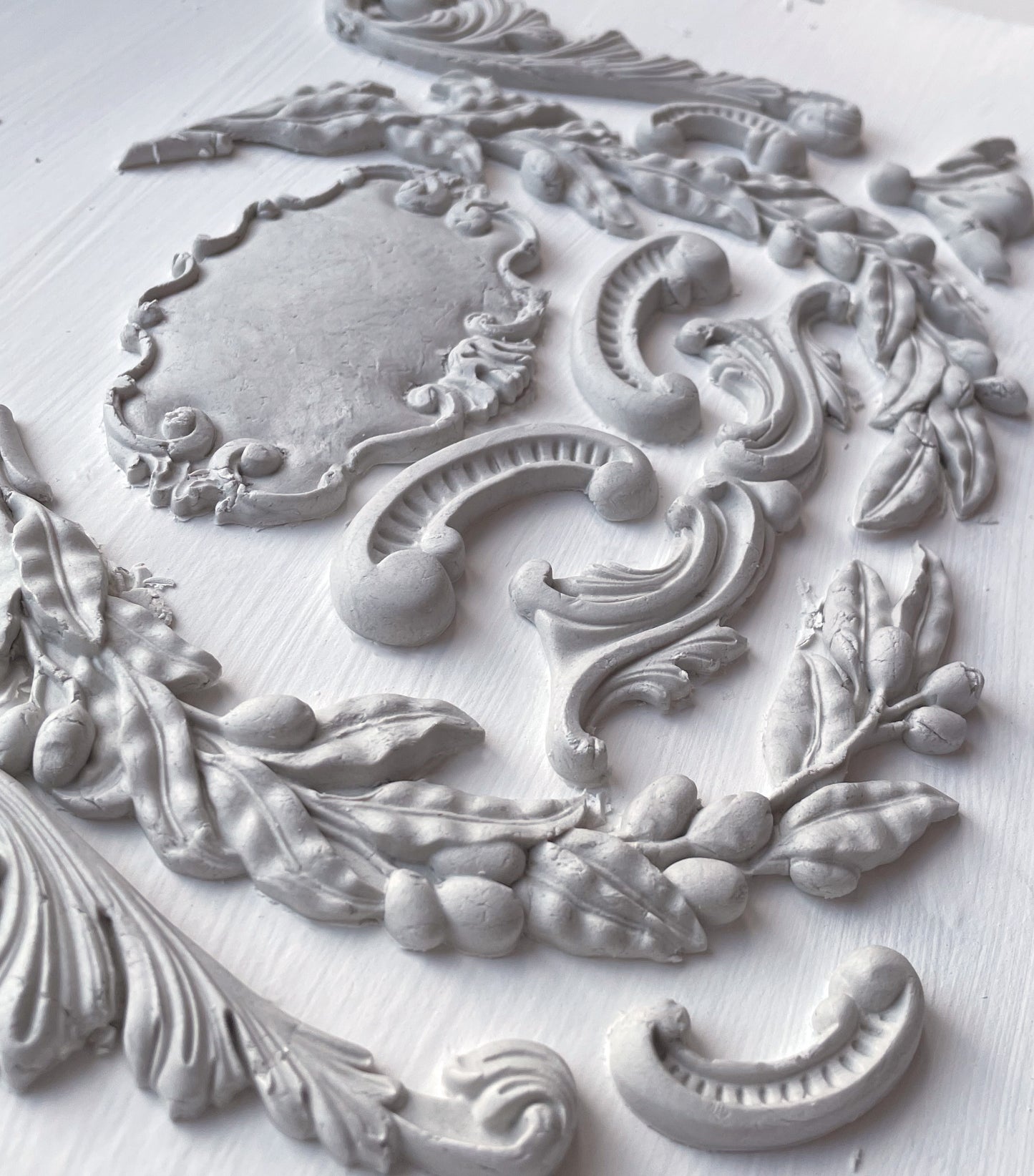 Iron Orchid Designs Olive Crest | IOD Mould