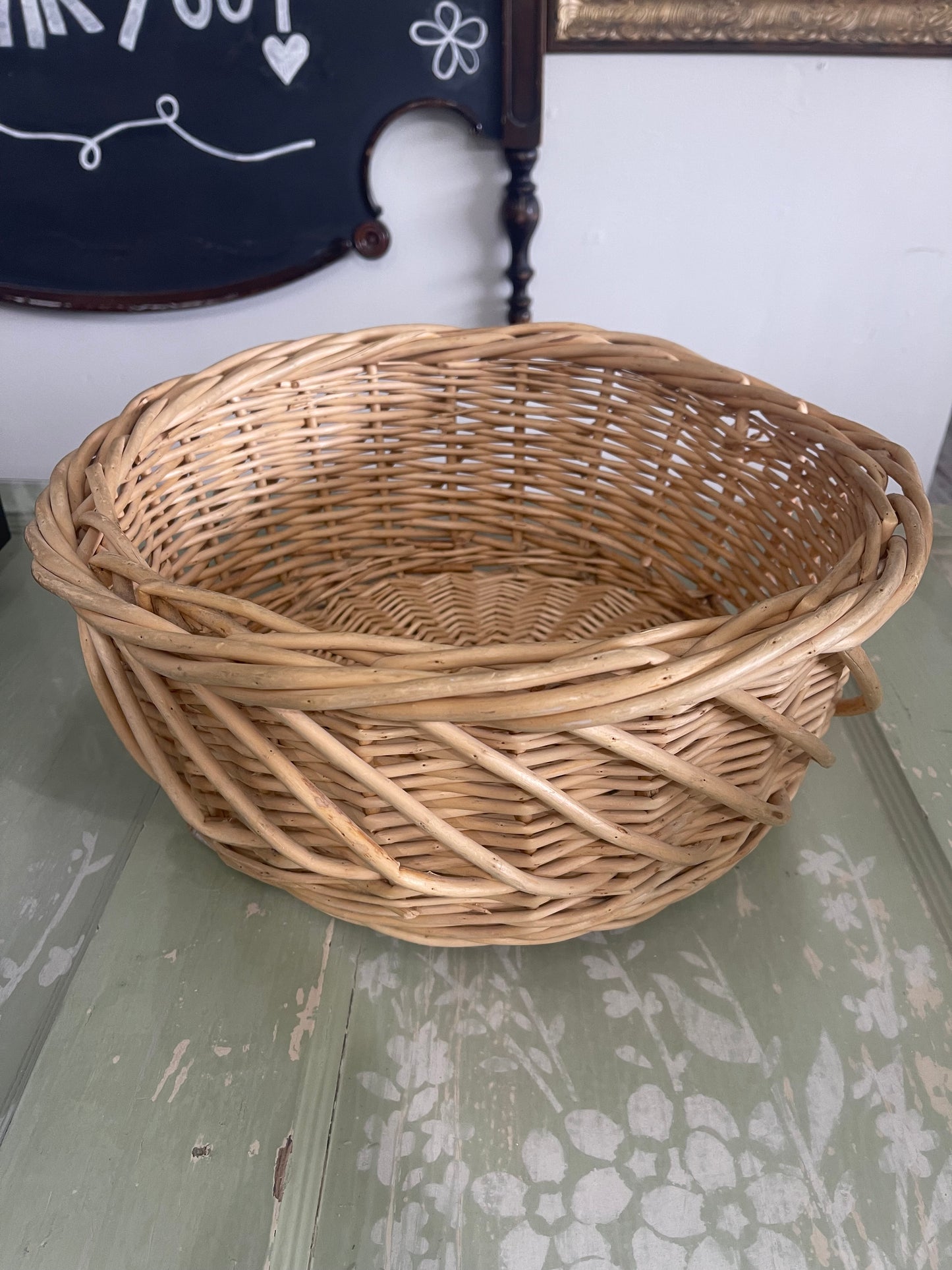 Round Basket Light Wood