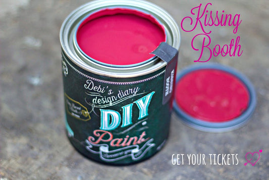 Kissing Booth | DIY Paint