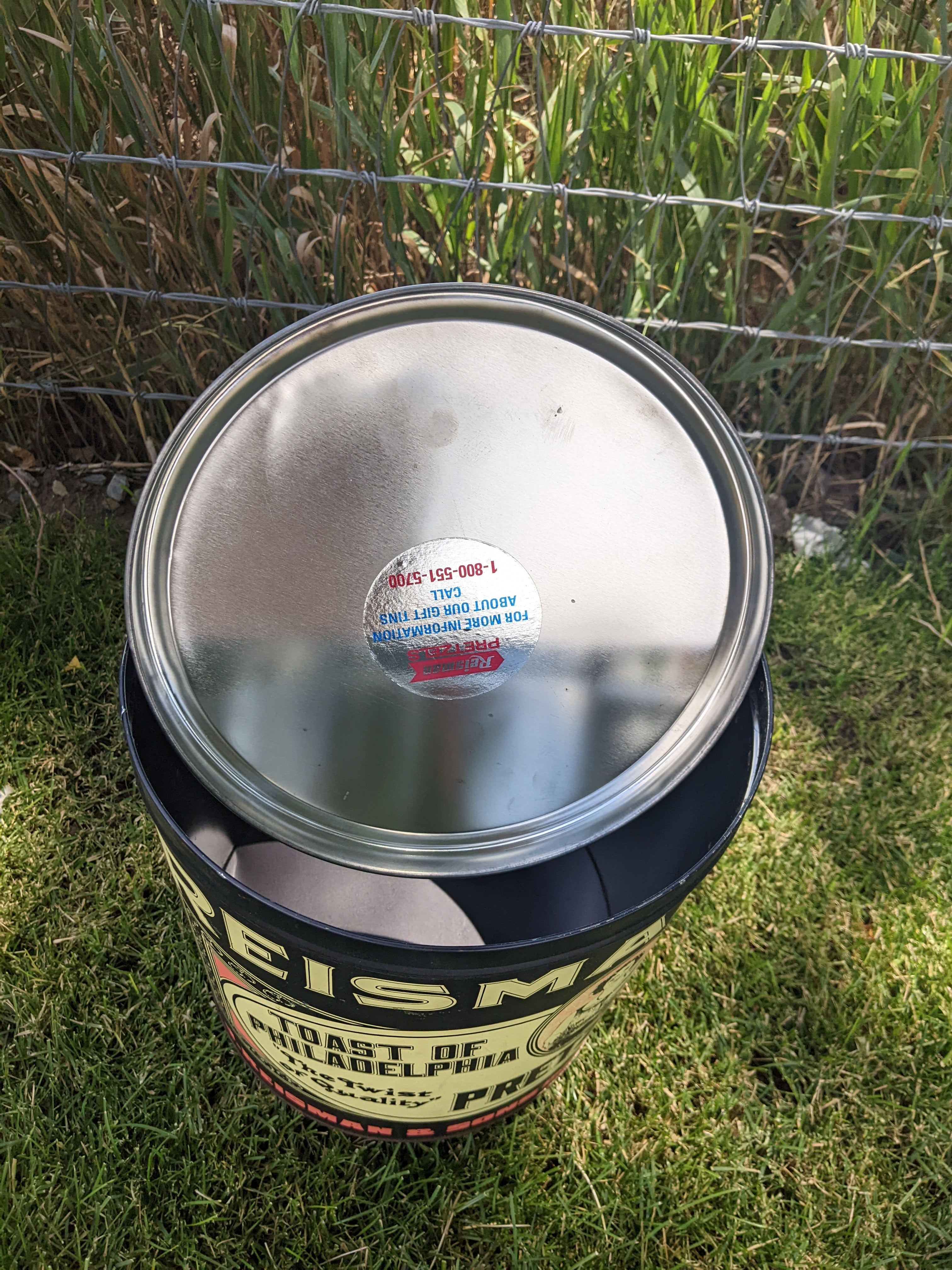 Vintage Reisman Tin
