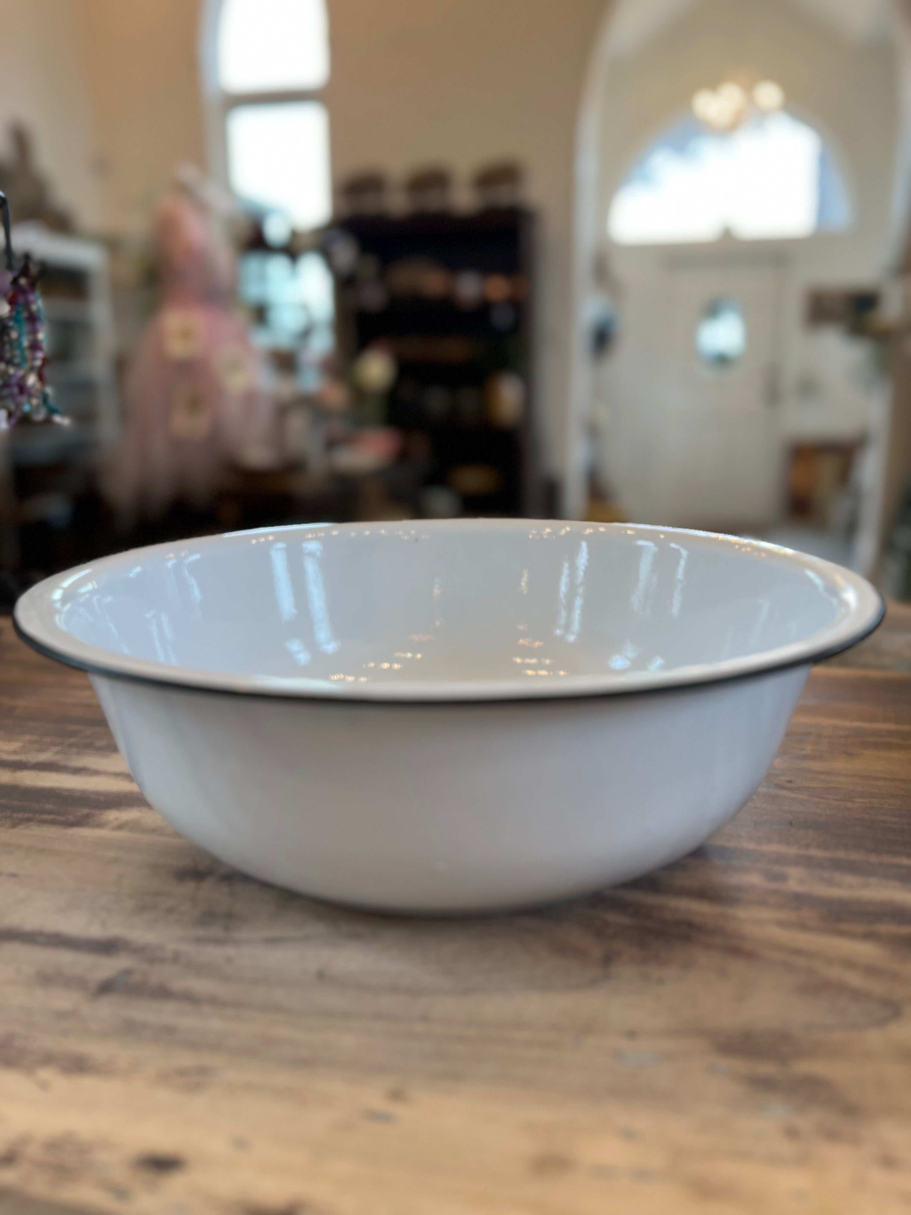 Large Enamel Wash Basin