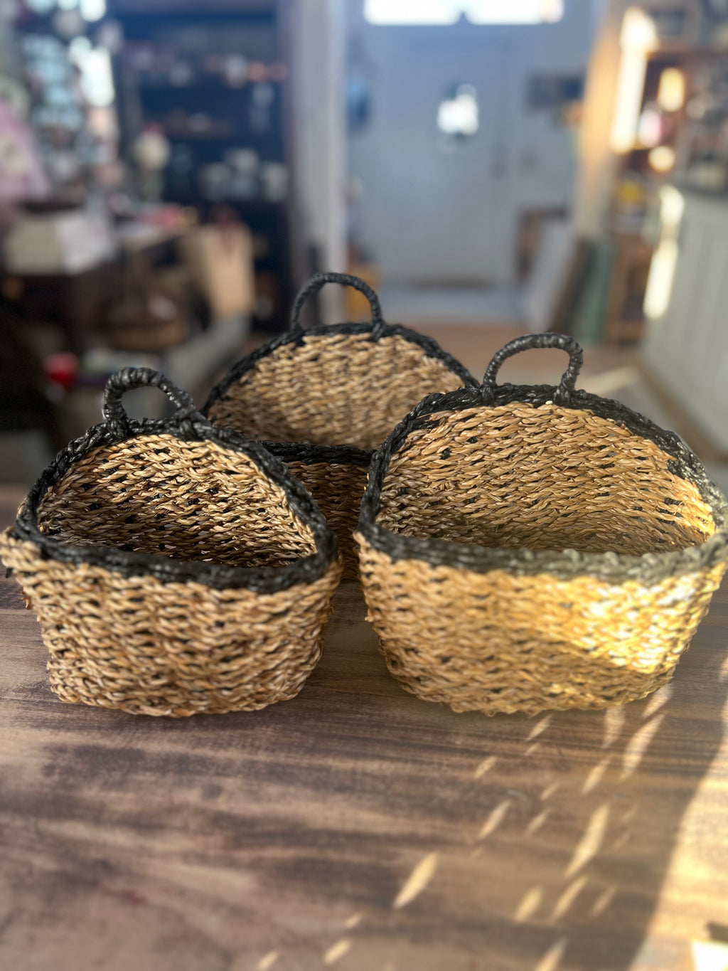 Woven wall pocket trio with black rim