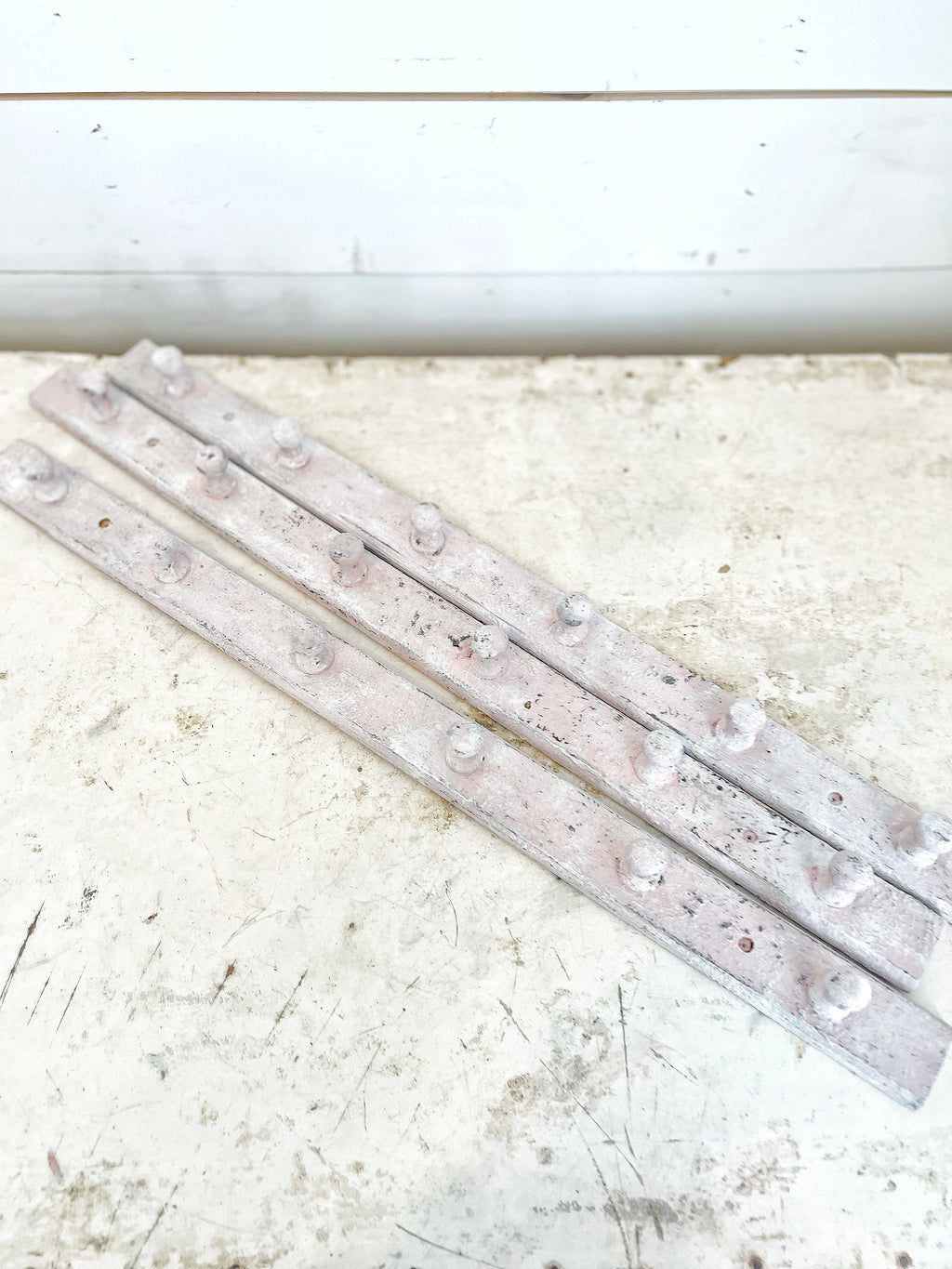Wooden Peg Rack - Solid wood 6 pegs Jami Ray Vintage
