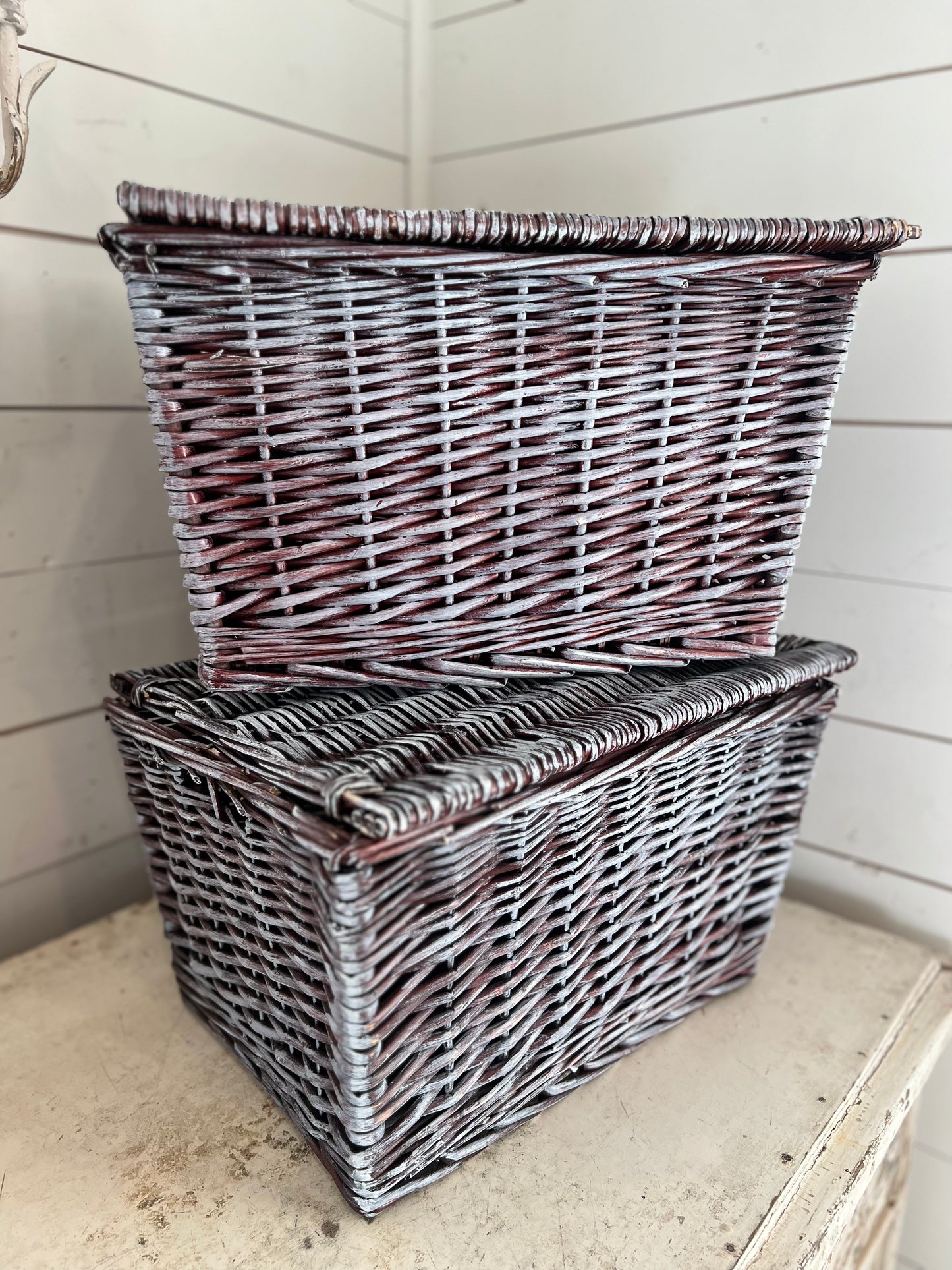 Basket with lid - sold individually