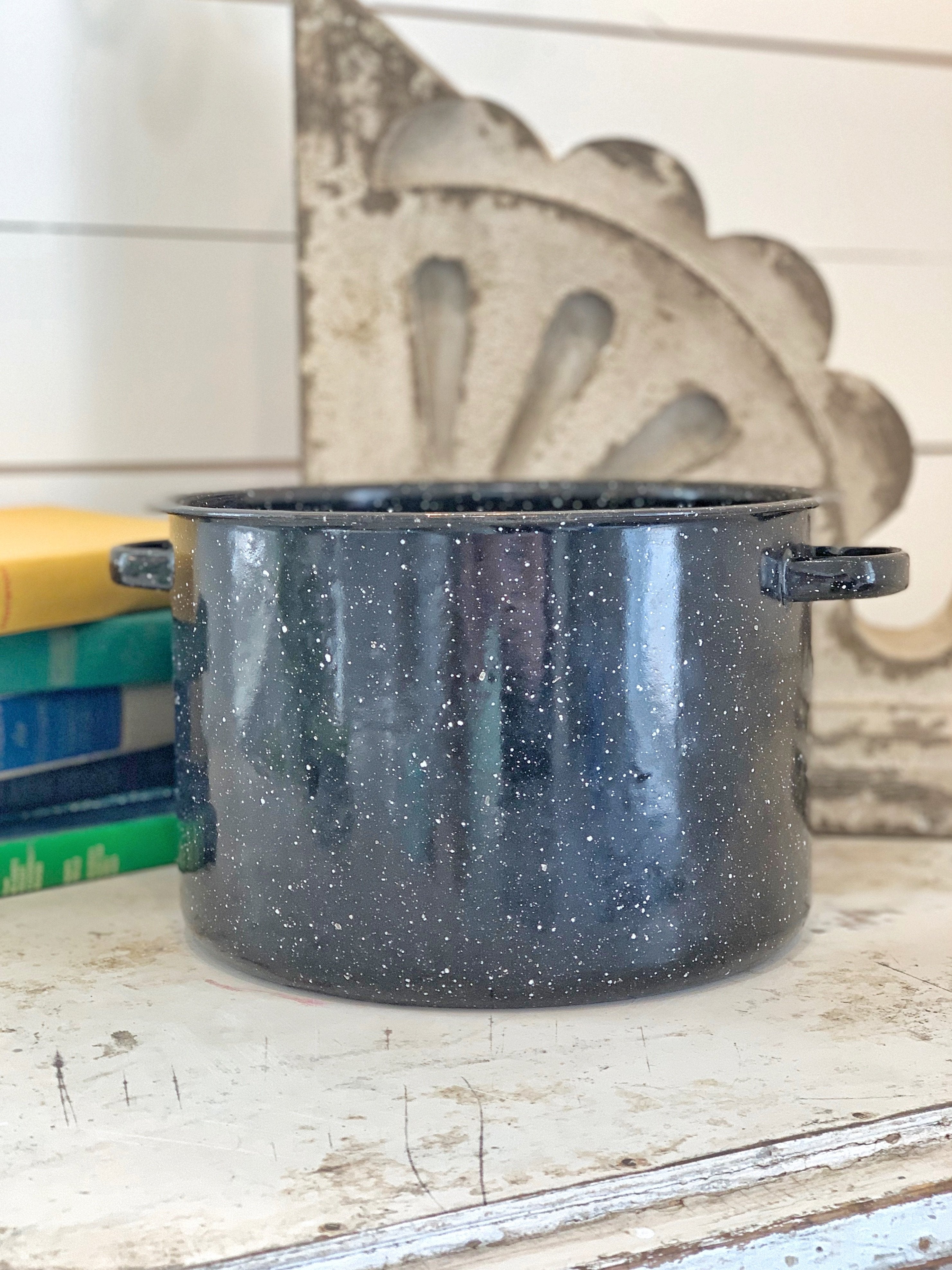Black Enamel Pot