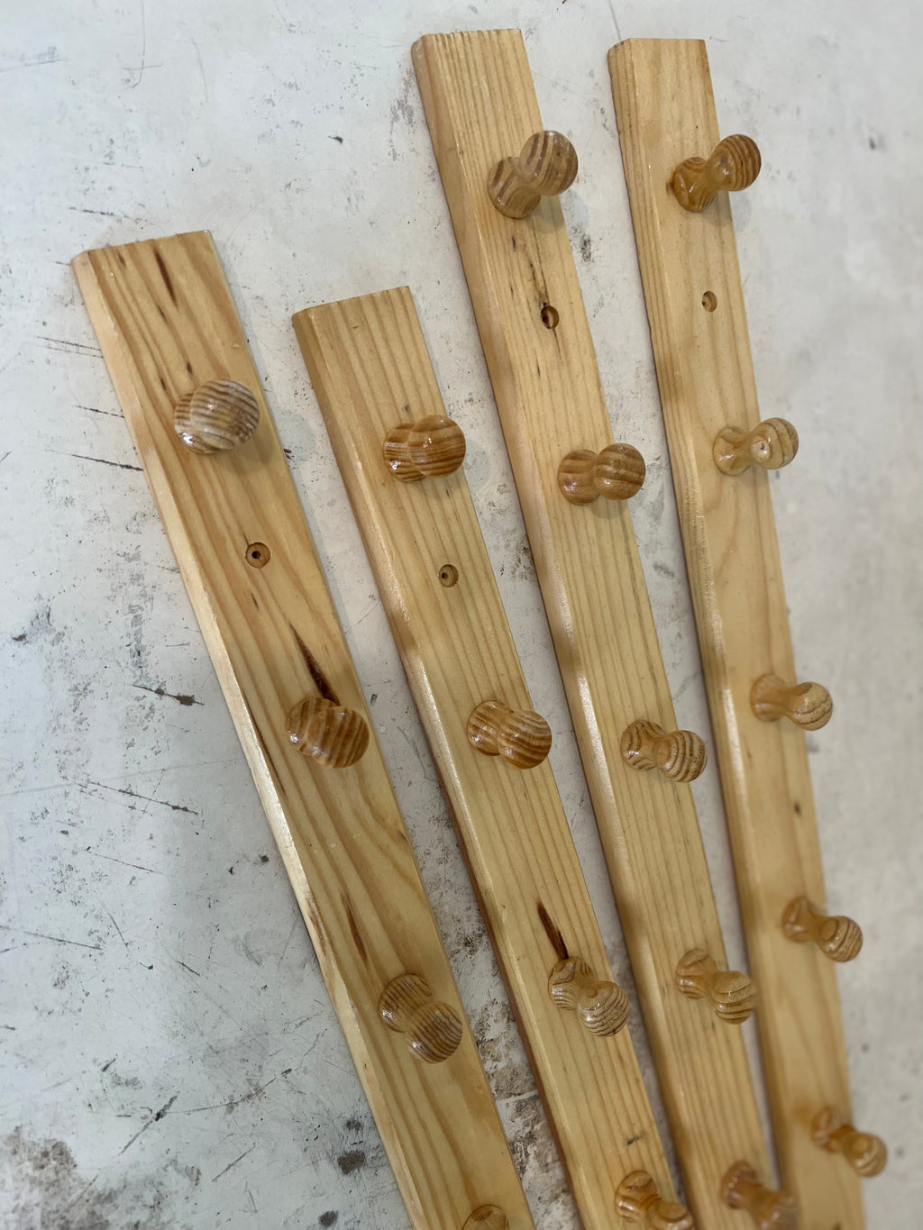 Wooden Peg Rack - Solid wood 6 pegs Jami Ray Vintage